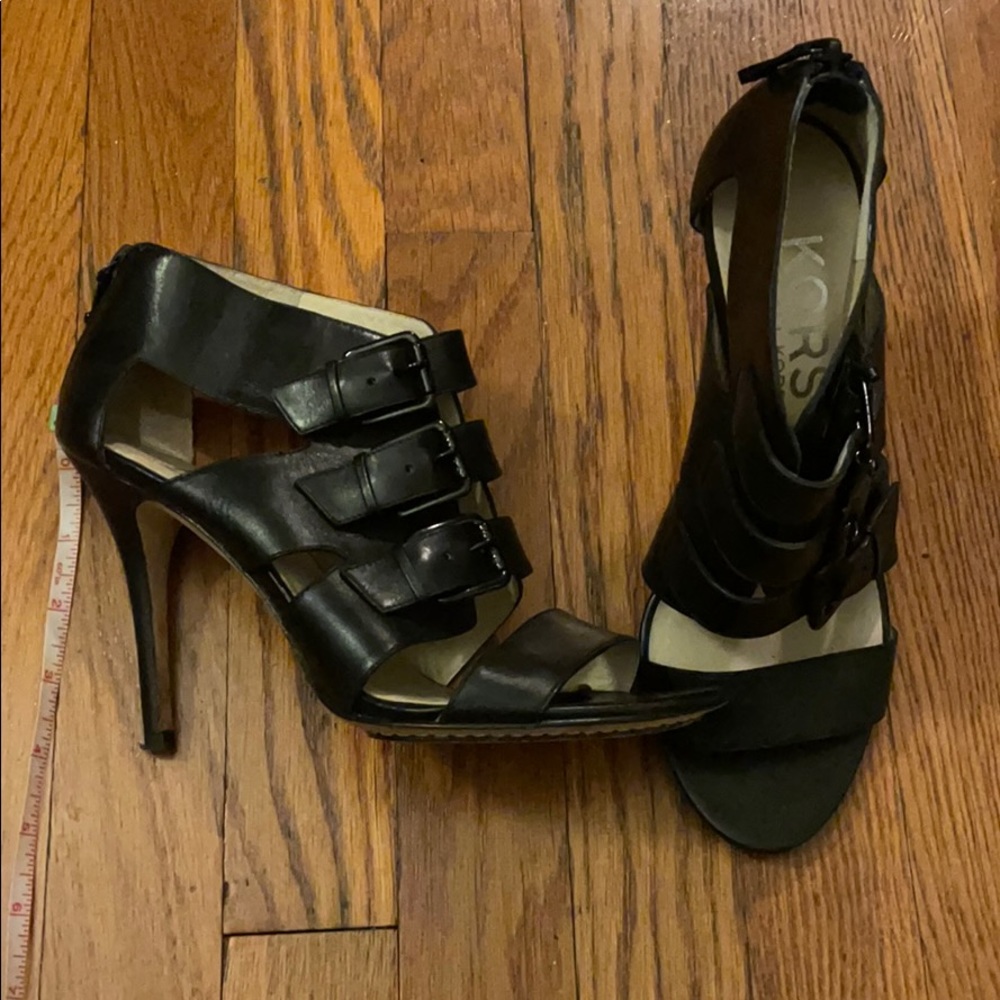 Michael Kors black sandal size 8